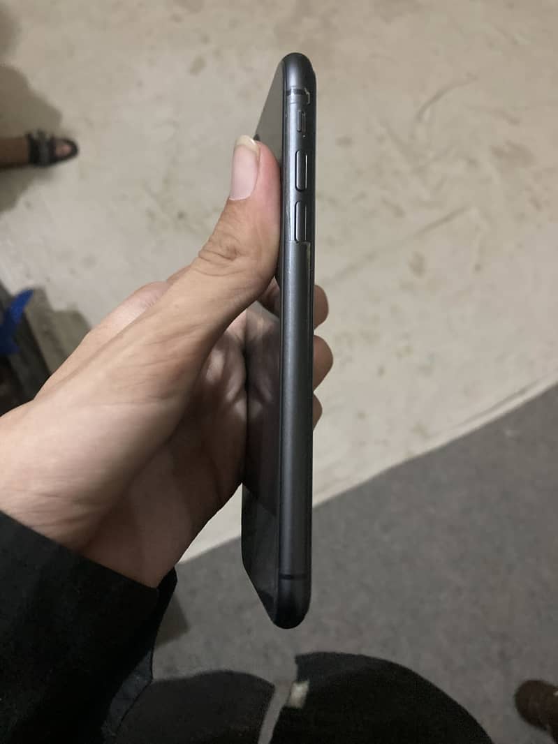 Apple iPhone 11 0