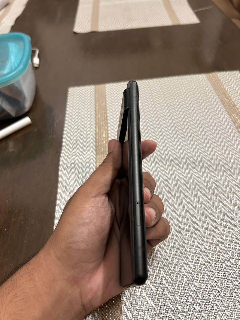 Google Pixel 6 4