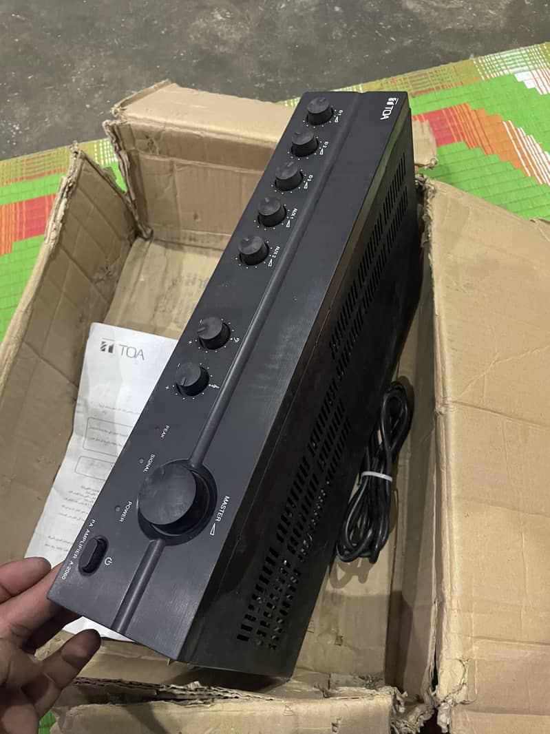 Toa Amplifier 7