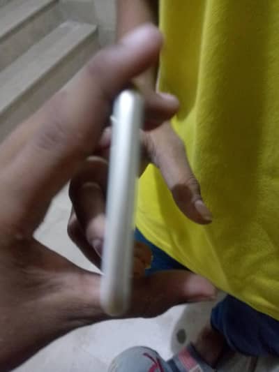 Apple iPhone 6S
