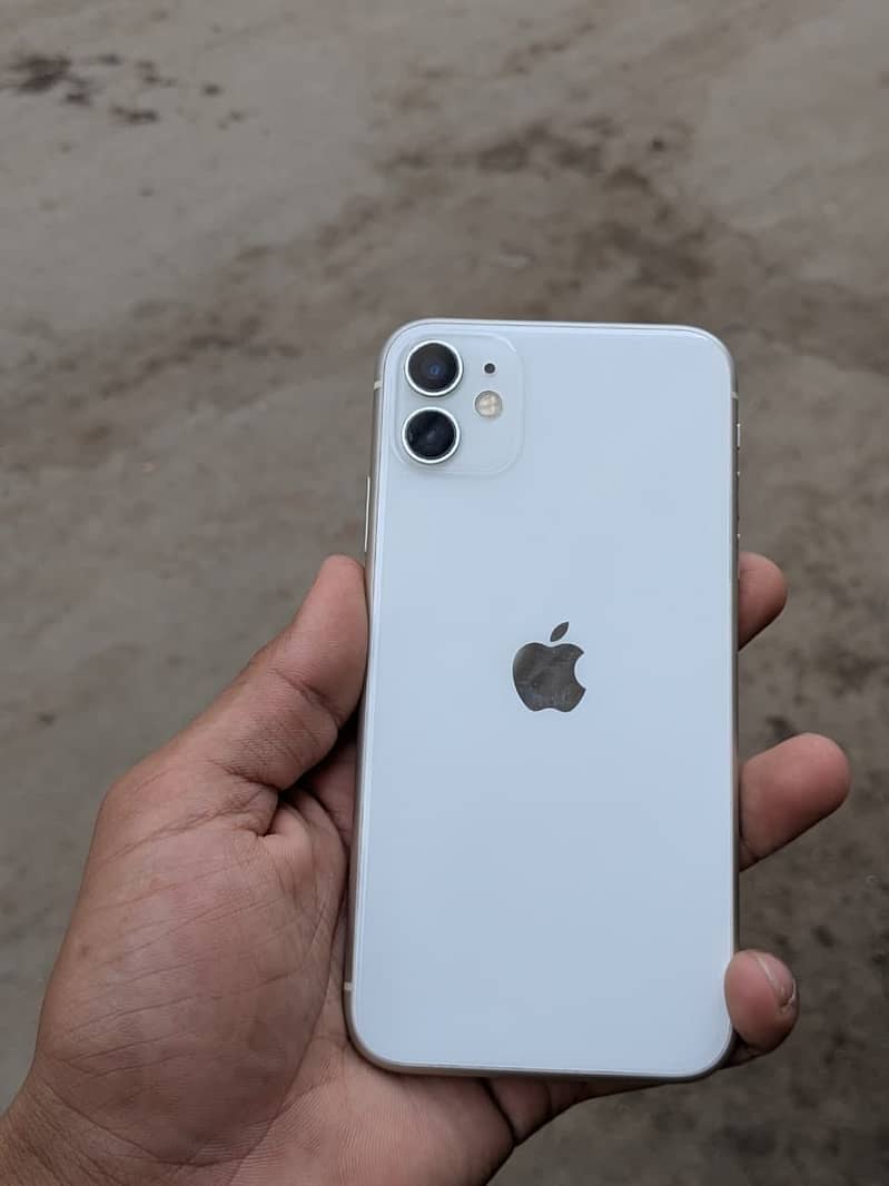 Apple iPhone 11 4