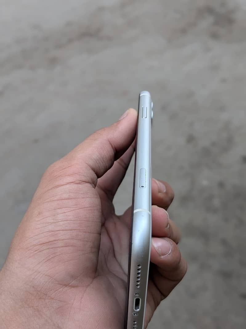Apple iPhone 11 5