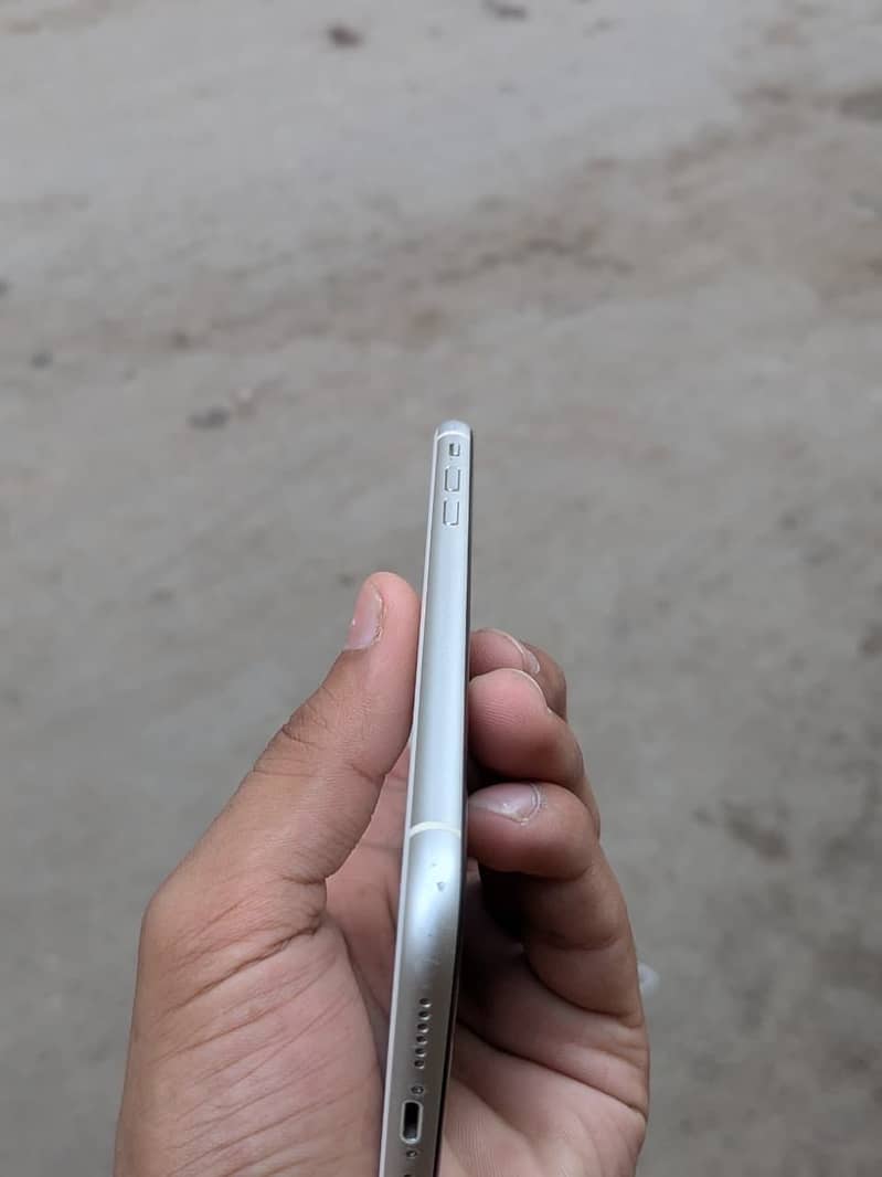 Apple iPhone 11 6