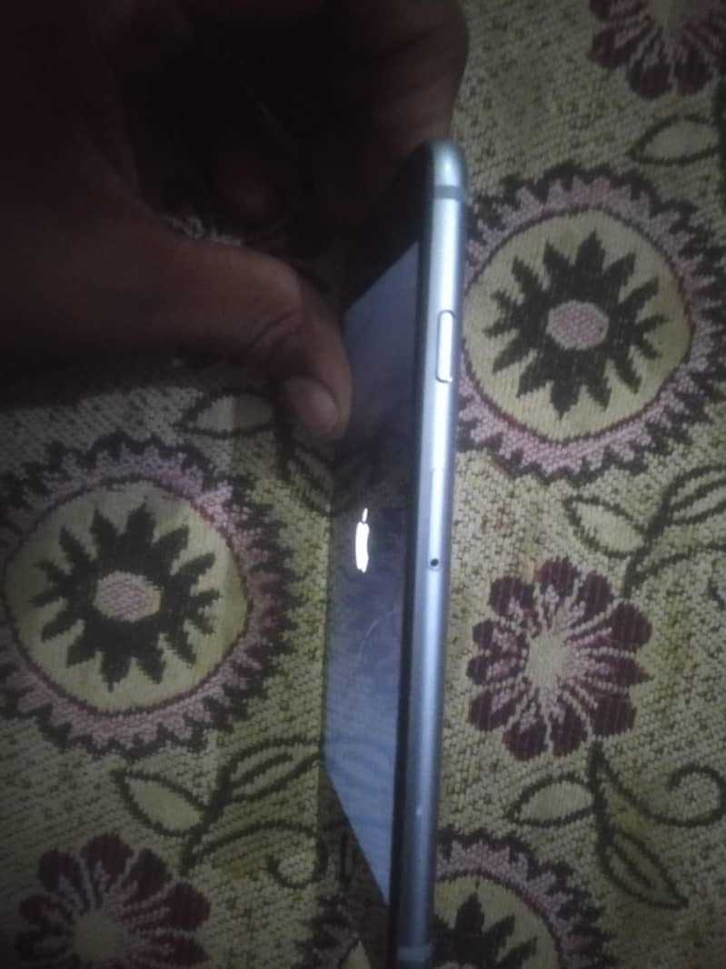 Apple iPhone 6S 3