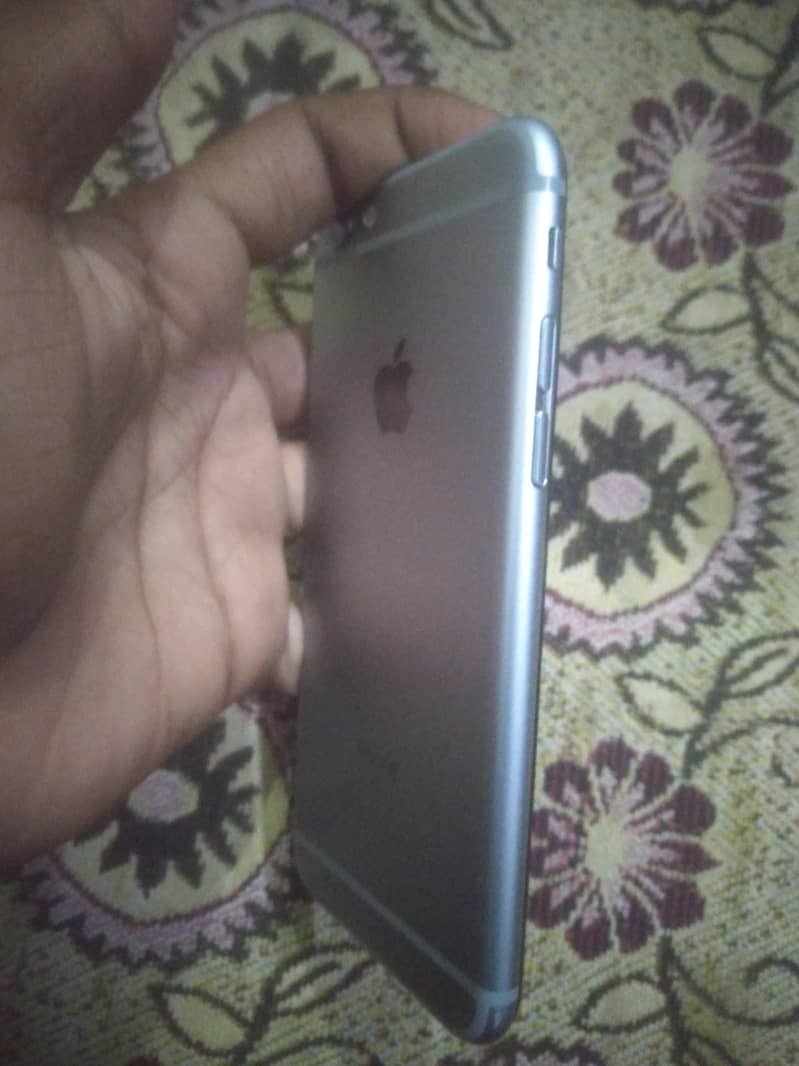 Apple iPhone 6S 4