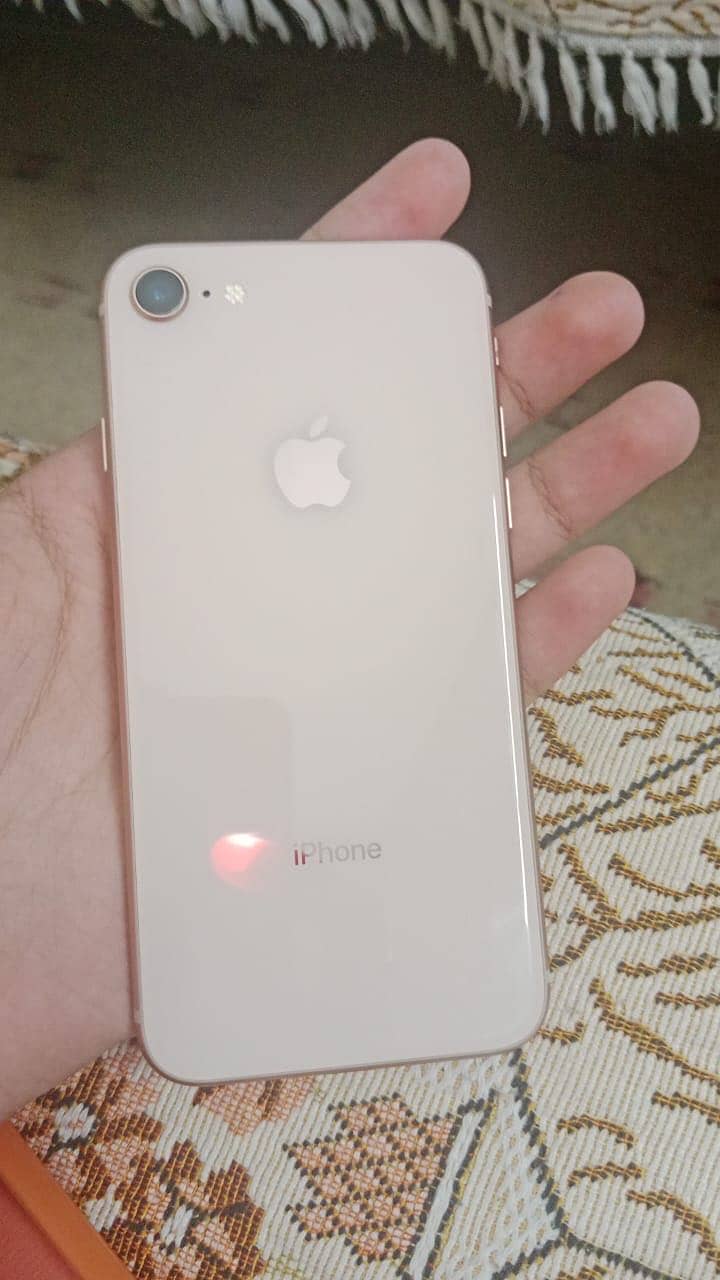 Apple iPhone 8 1
