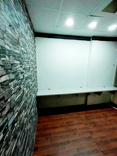 RJ Shopping Mall Office For Rent
