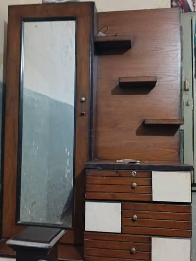 Dressing Cabinet with Mirror