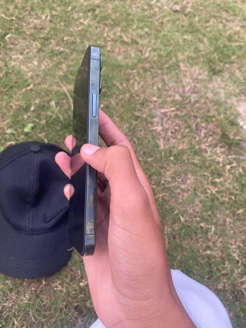 Apple iPhone 13 Pro Max 3
