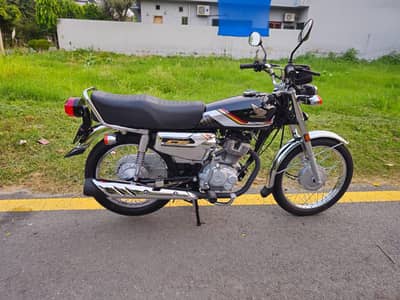 Honda CG 125 Special Edition Black Colour (03334445547)