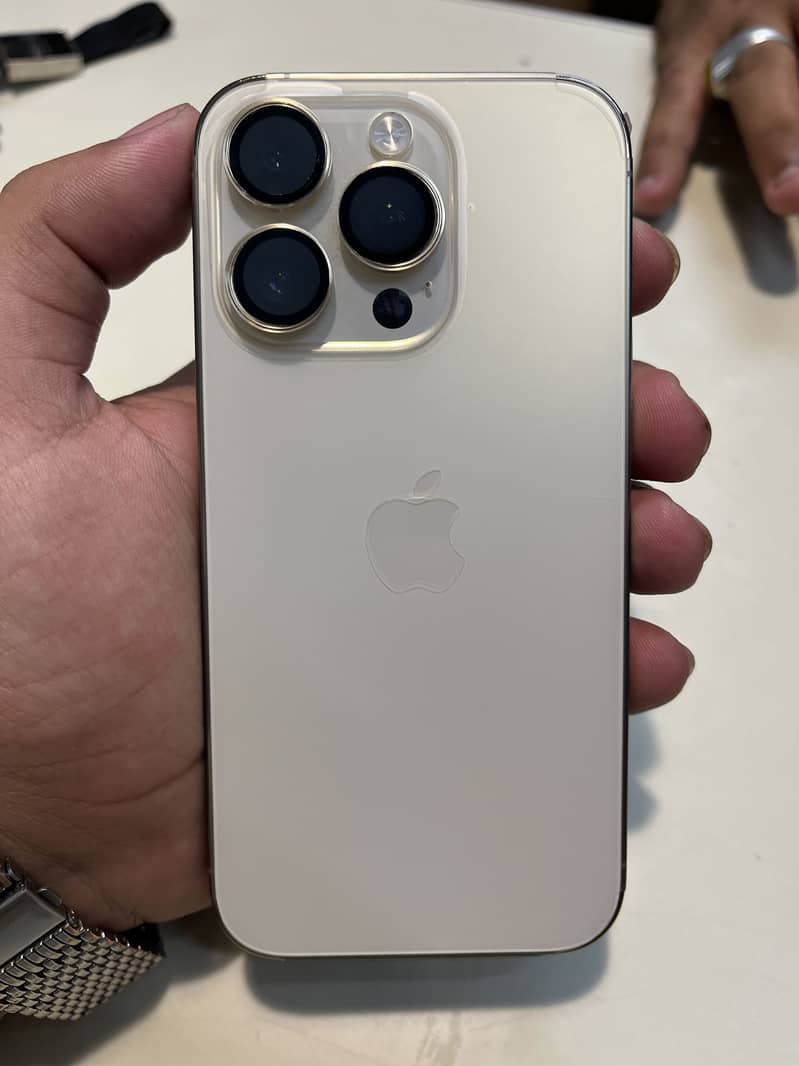 Apple iPhone 14 Pro 0