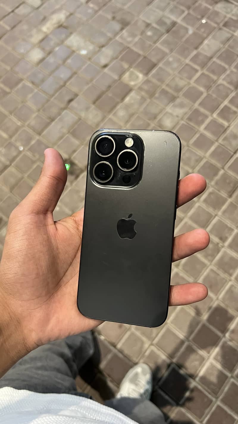 Apple iPhone 15 Pro 0
