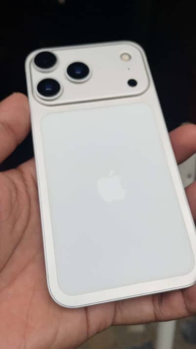 Apple iPhone XR 17 Pro Convert 128