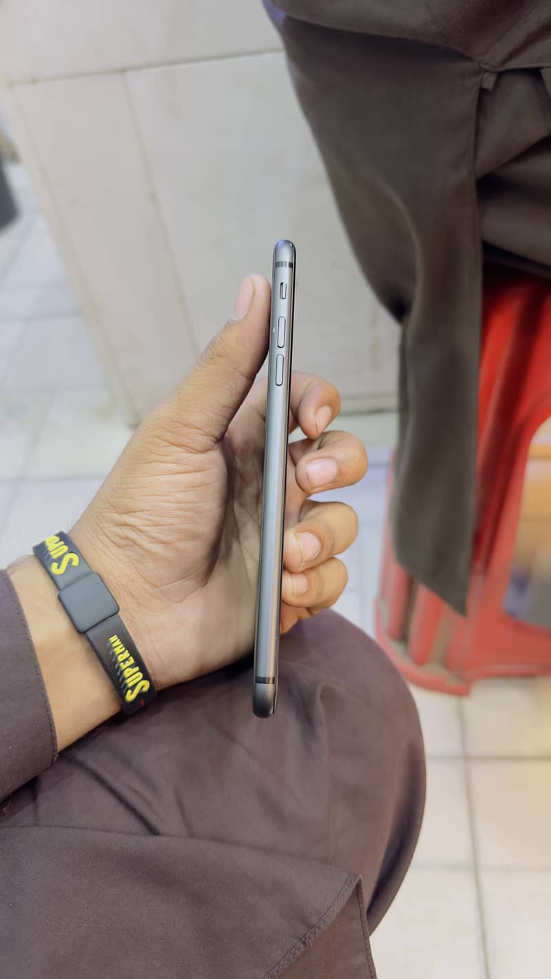 Apple iPhone 8 Plus 2