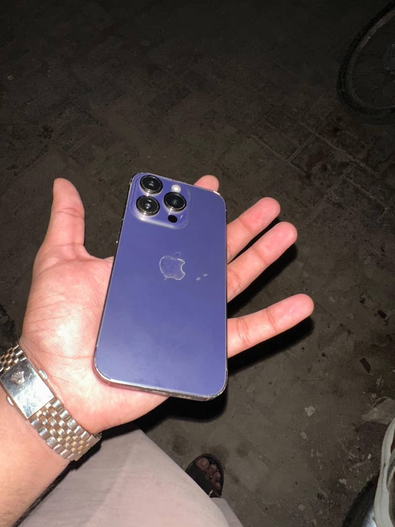 Apple iPhone 14 Pro 0