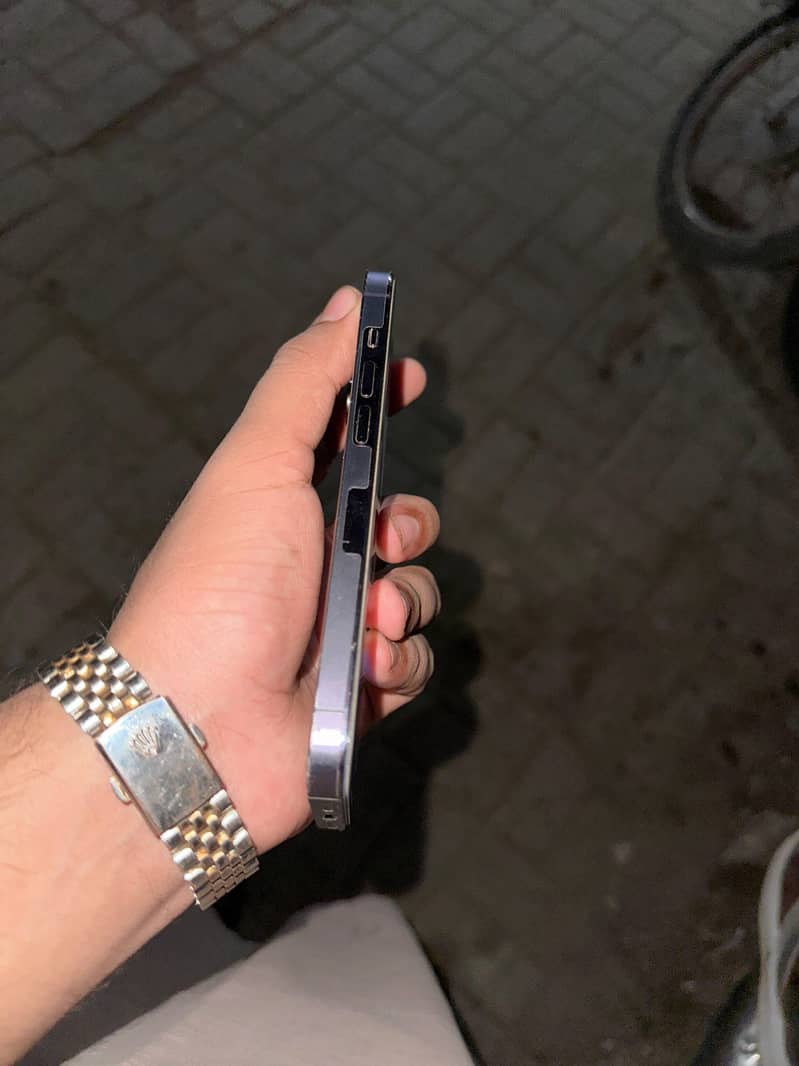 Apple iPhone 14 Pro 1