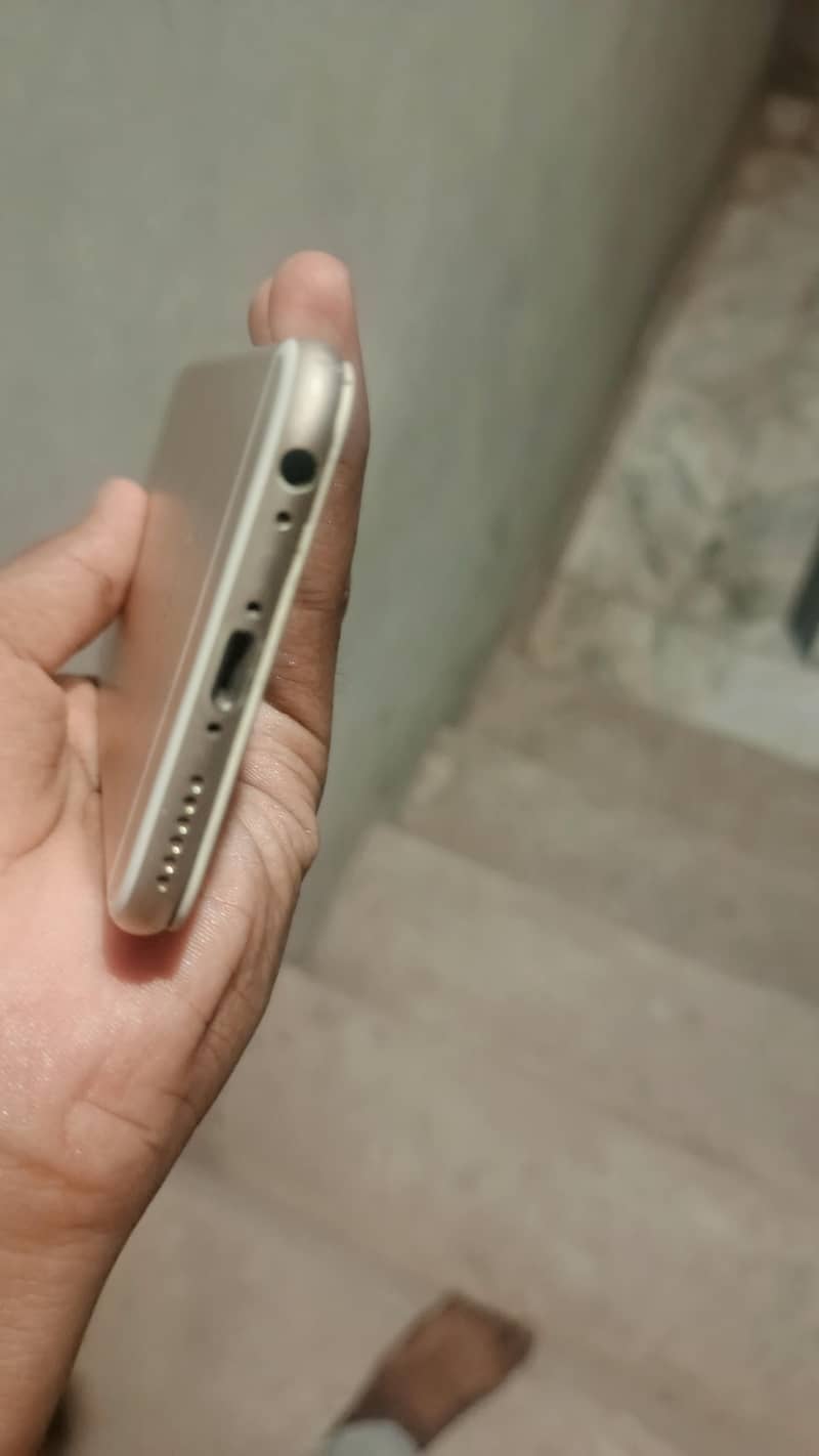 Apple iPhone 6 0
