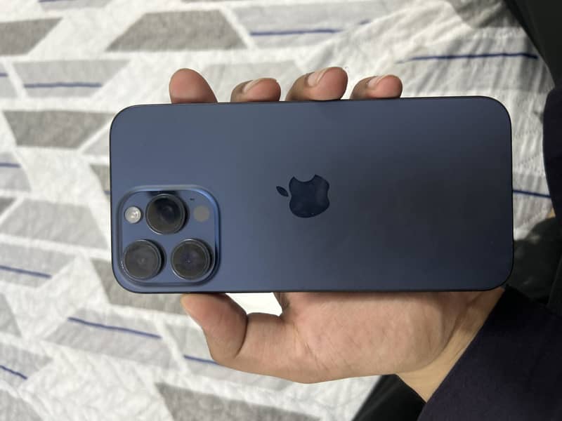 Apple iPhone 15 Pro Max 2