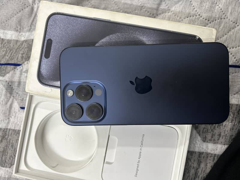 Apple iPhone 15 Pro Max 4