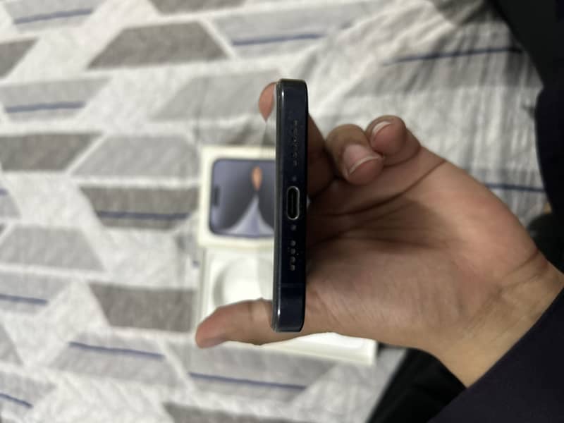 Apple iPhone 15 Pro Max 5