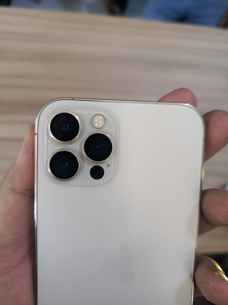 Apple iPhone 12 Pro 1