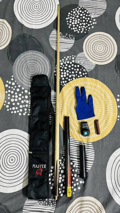 Ajun cue three piece with extension only one week use