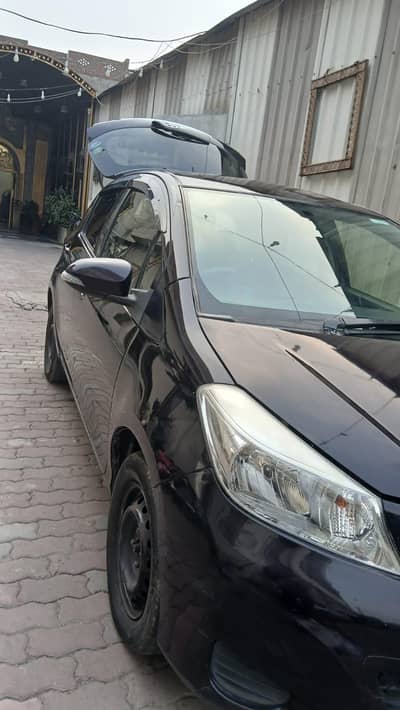 Toyota Vitz 2013