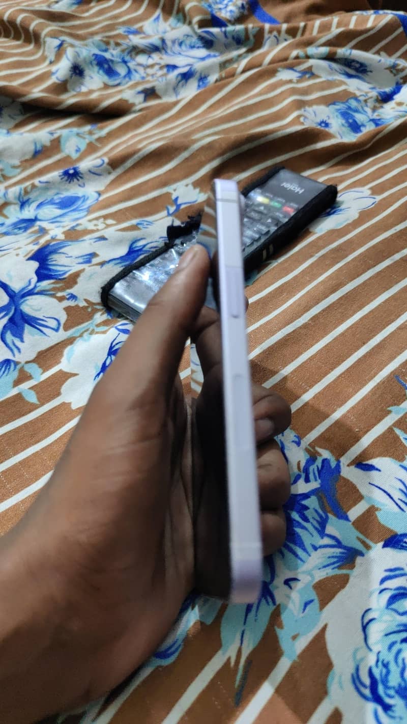 Apple iPhone 14 2