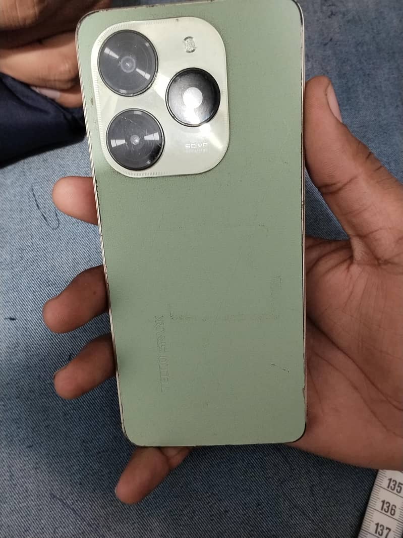 Tecno Spark 20C 4