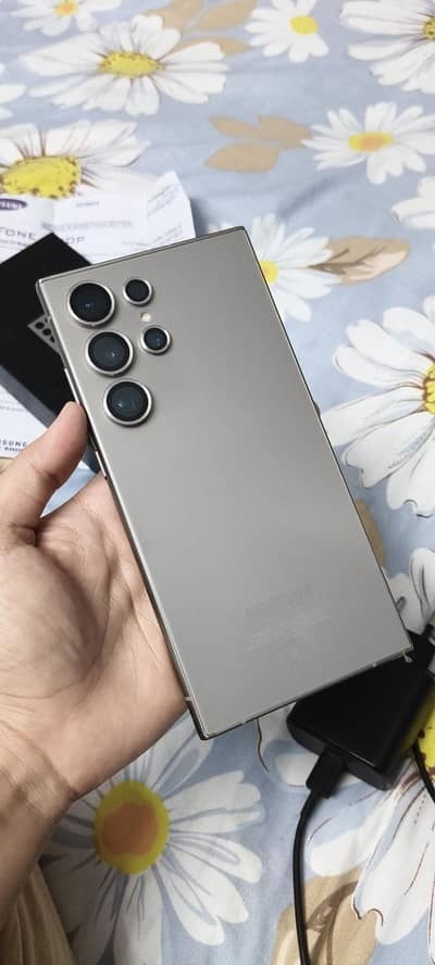 Samsung Mobile S24 Ultra - 10/10 condition