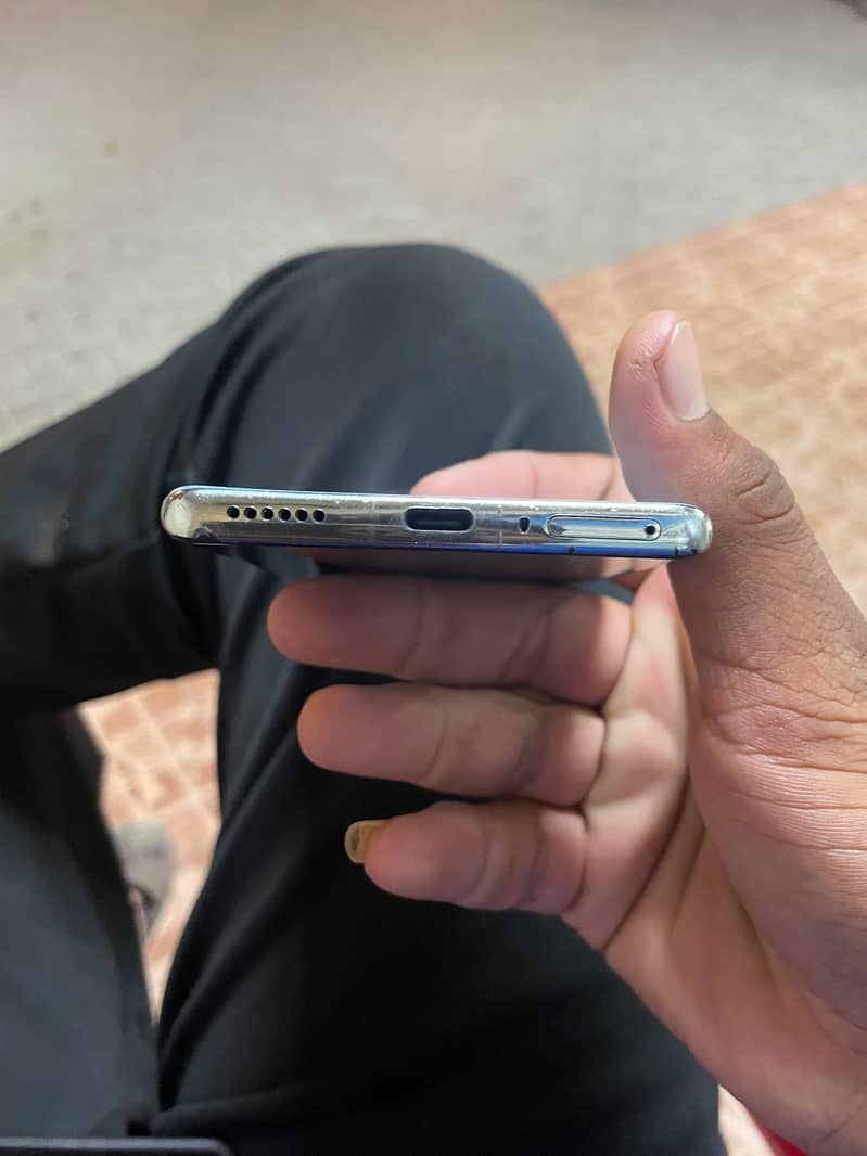 Tecno CAMON 40 Pro 0