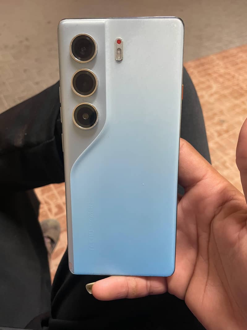 Tecno CAMON 40 Pro 3