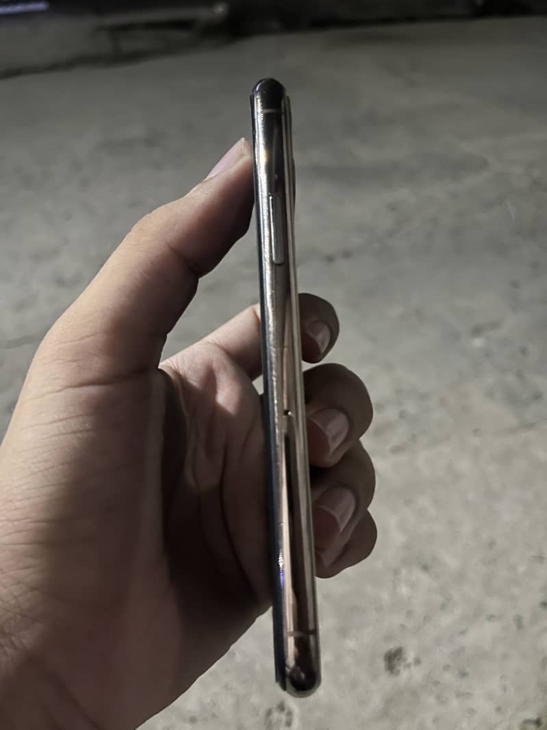 Apple iPhone 11 Pro 2