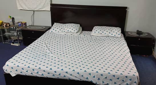 Solid King size Bed