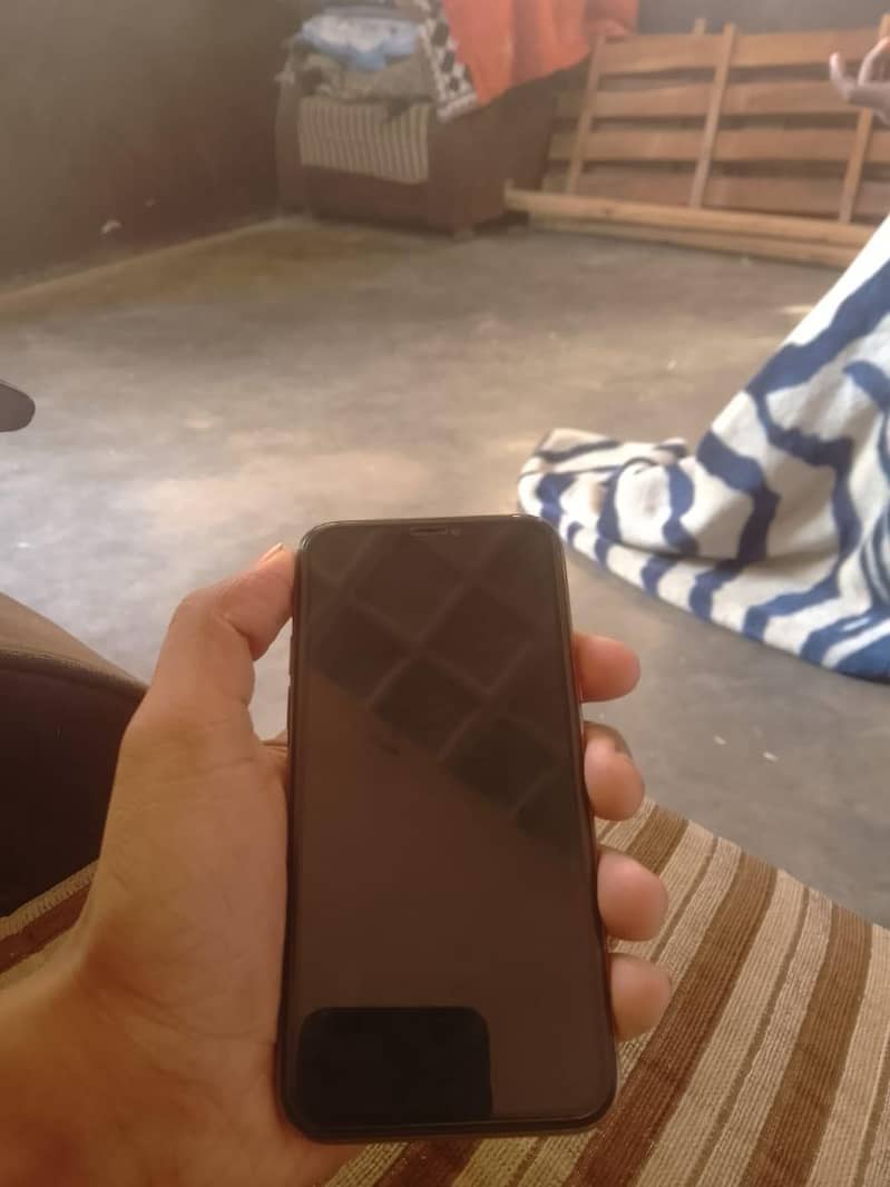 Apple iPhone 11 Pro 2
