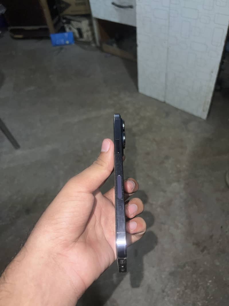 Apple iPhone 14 Pro Max 1