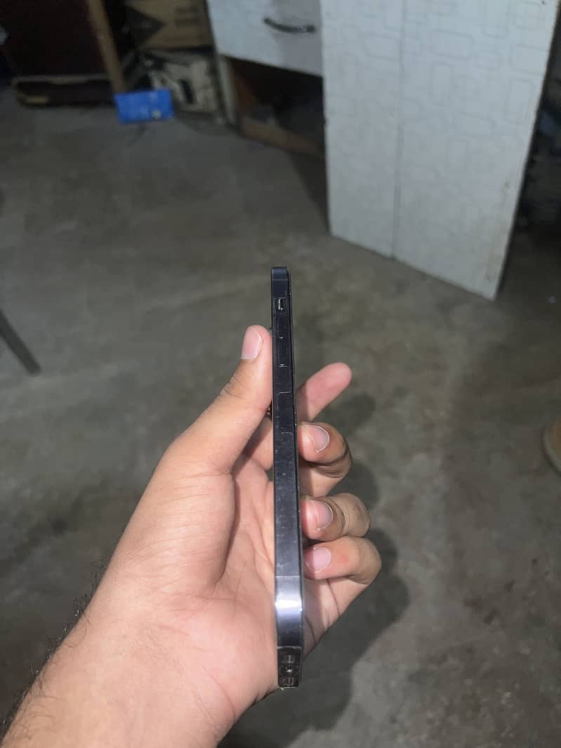 Apple iPhone 14 Pro Max 4