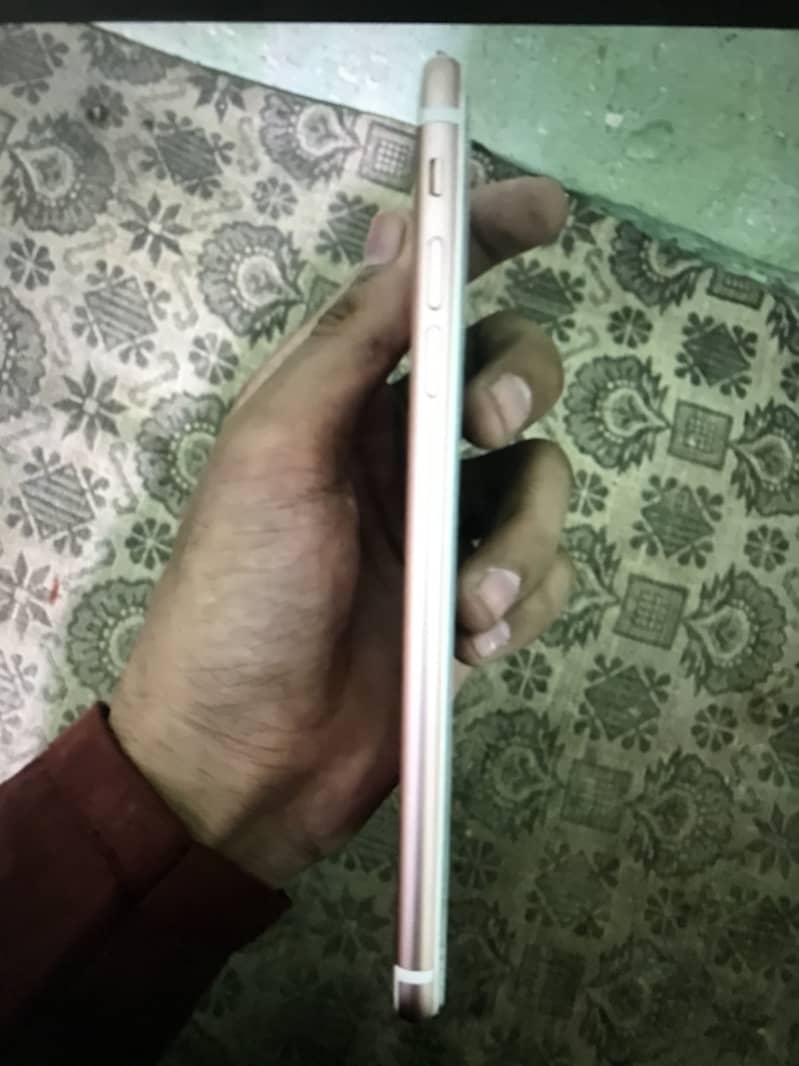 Apple iPhone 7 Plus 5