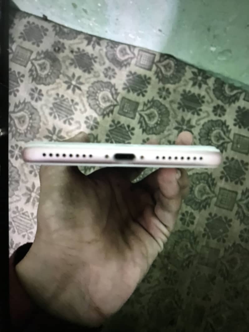 Apple iPhone 7 Plus 6