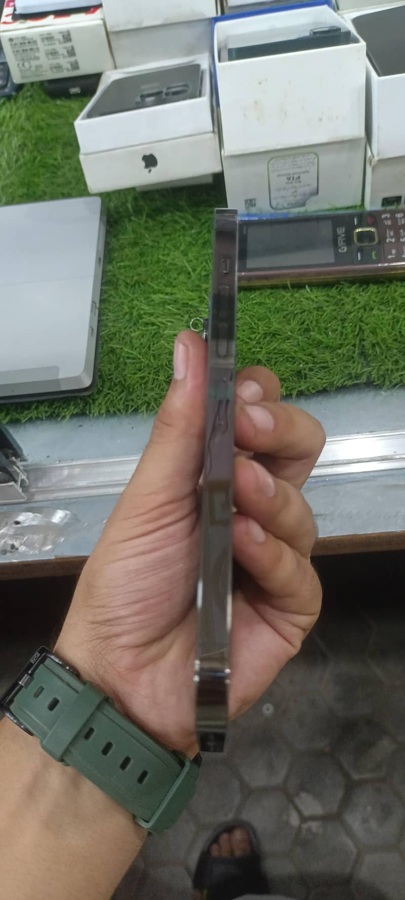 Apple iPhone 13 Pro Max 2