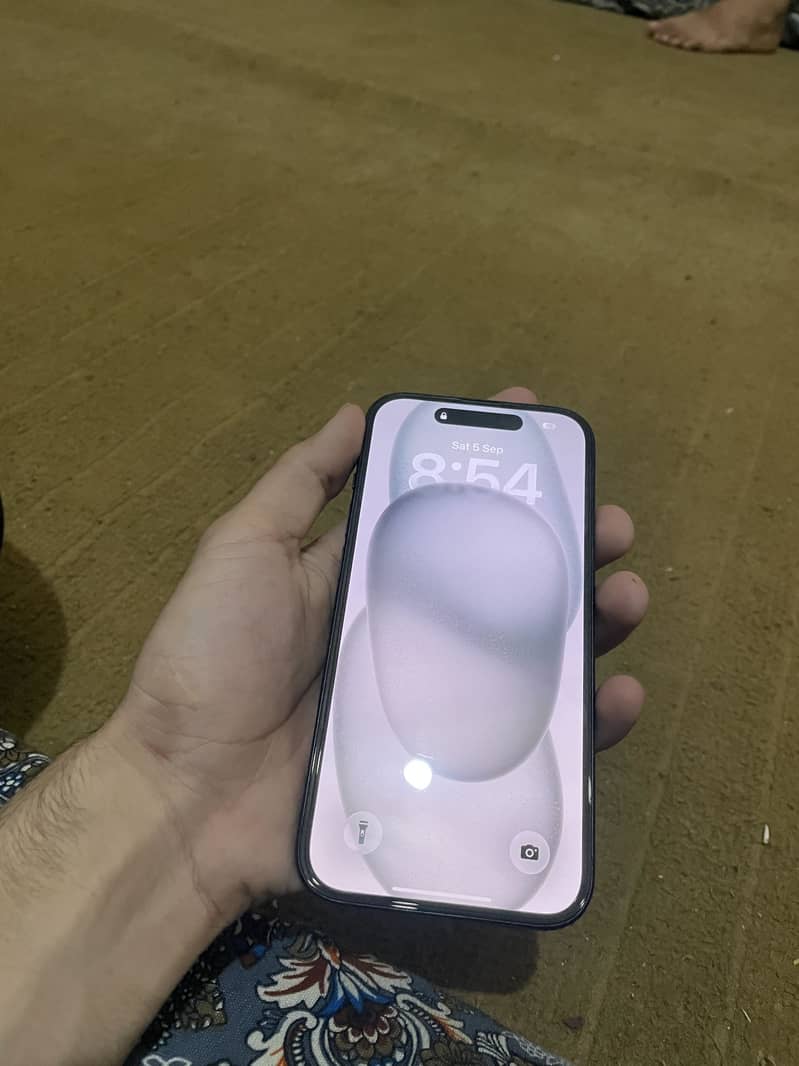 Apple iPhone 15 2