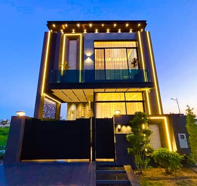 ULTA MODREN BRAND NEW HOUSE AVAILABLE FOR RENT IN DHA 9 TOWN LAHORE