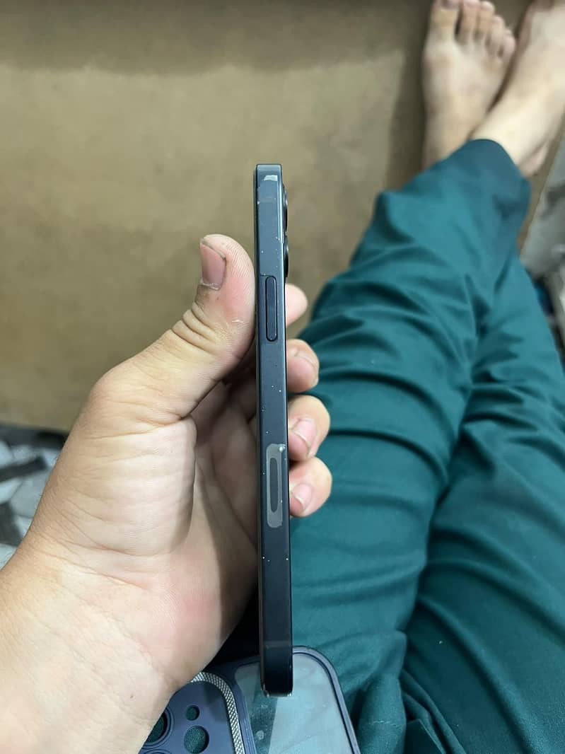 Apple iPhone 12 7