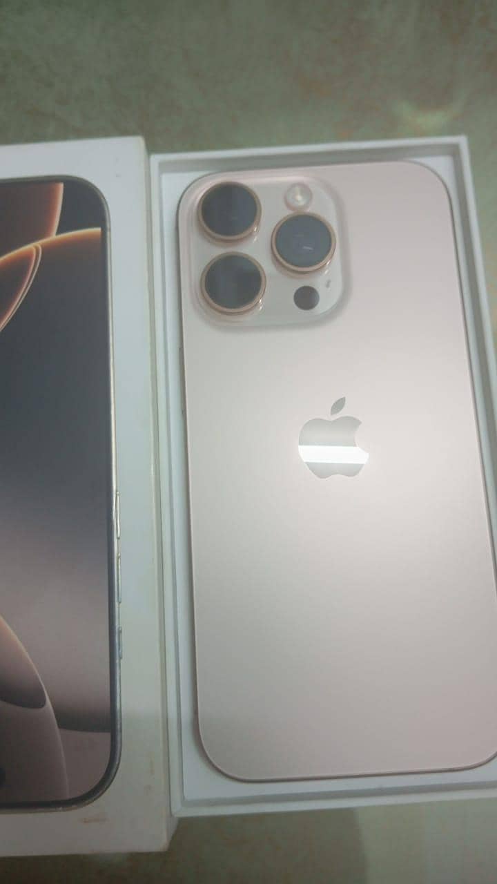Apple iPhone 16 Pro 0