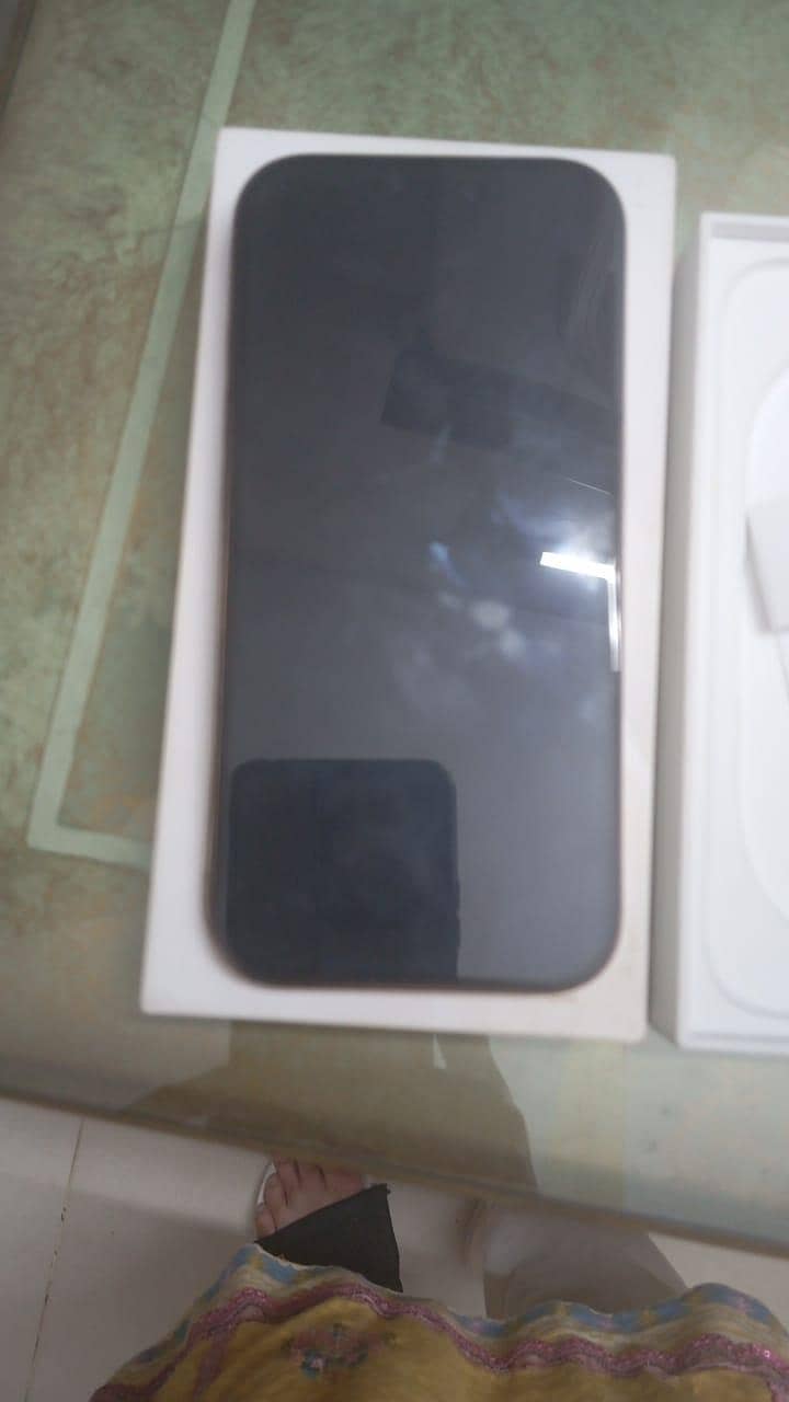 Apple iPhone 16 Pro 2