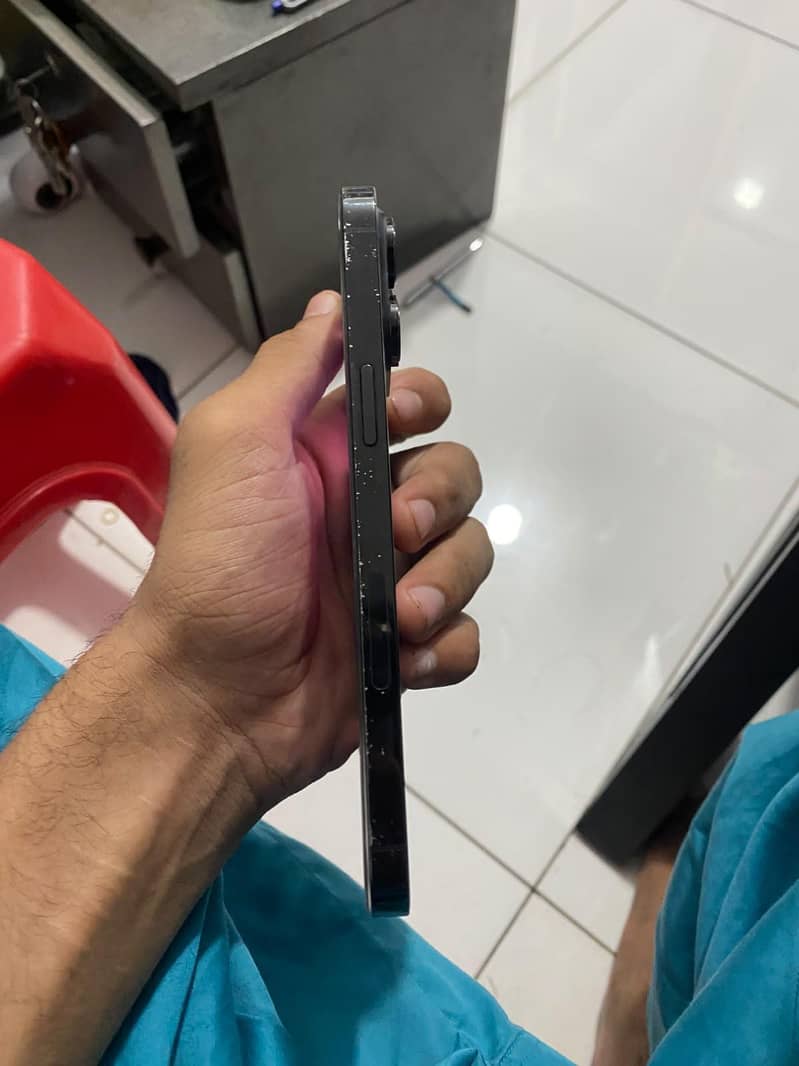 Apple iPhone 14 Pro Max 3