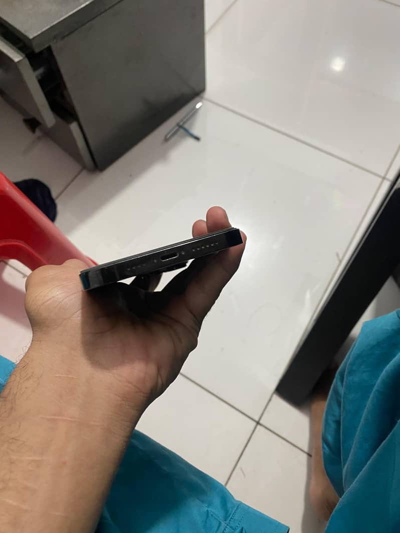 Apple iPhone 14 Pro Max 4