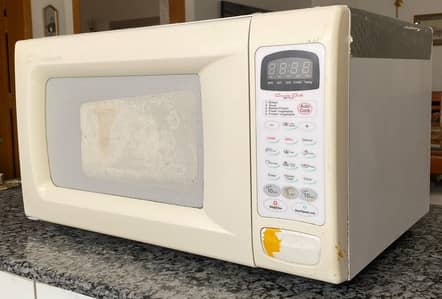 microwave oven