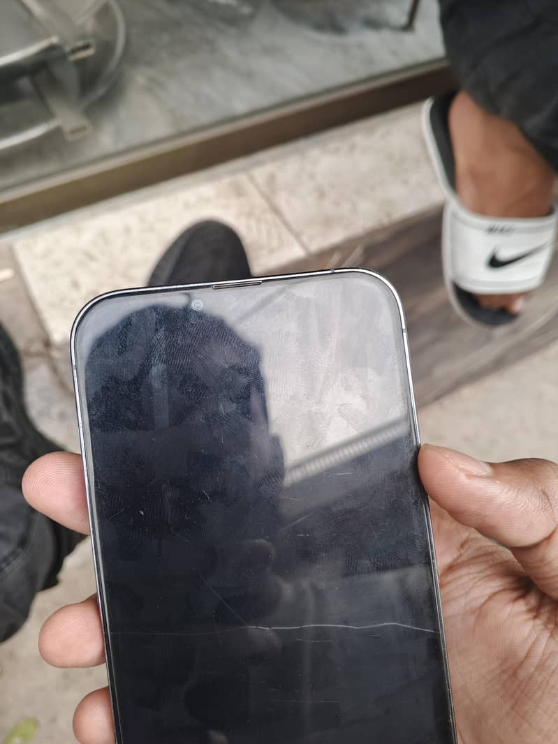 Apple iPhone 13 Pro 0