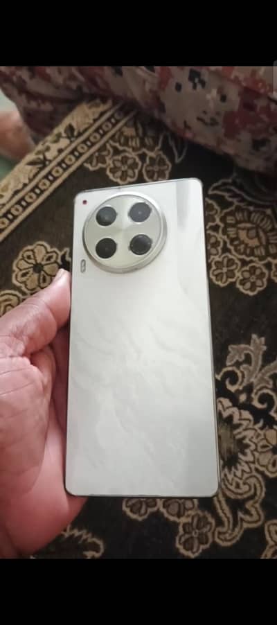 Tecno CAMON 30